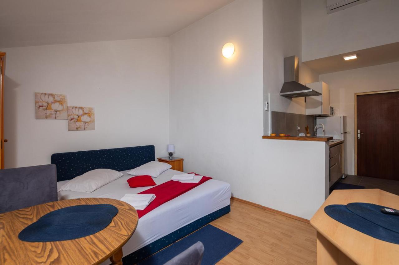 Beach Apartments Borovina Stanici ภายนอก รูปภาพ